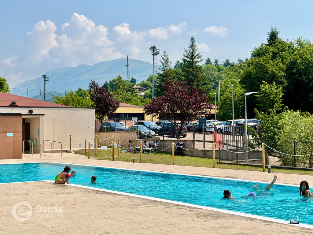 piscina comunale san zeno di montagna lago di garda