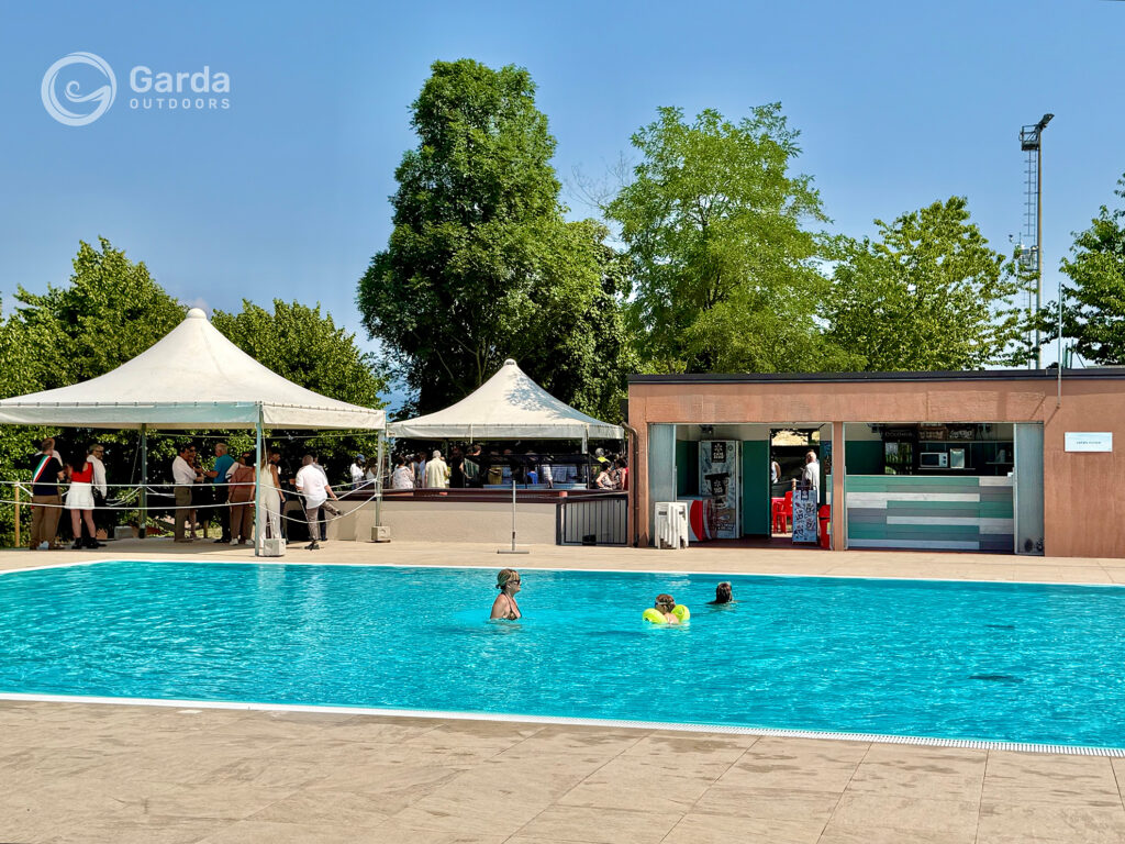 piscina comunale san zeno di montagna lago di garda